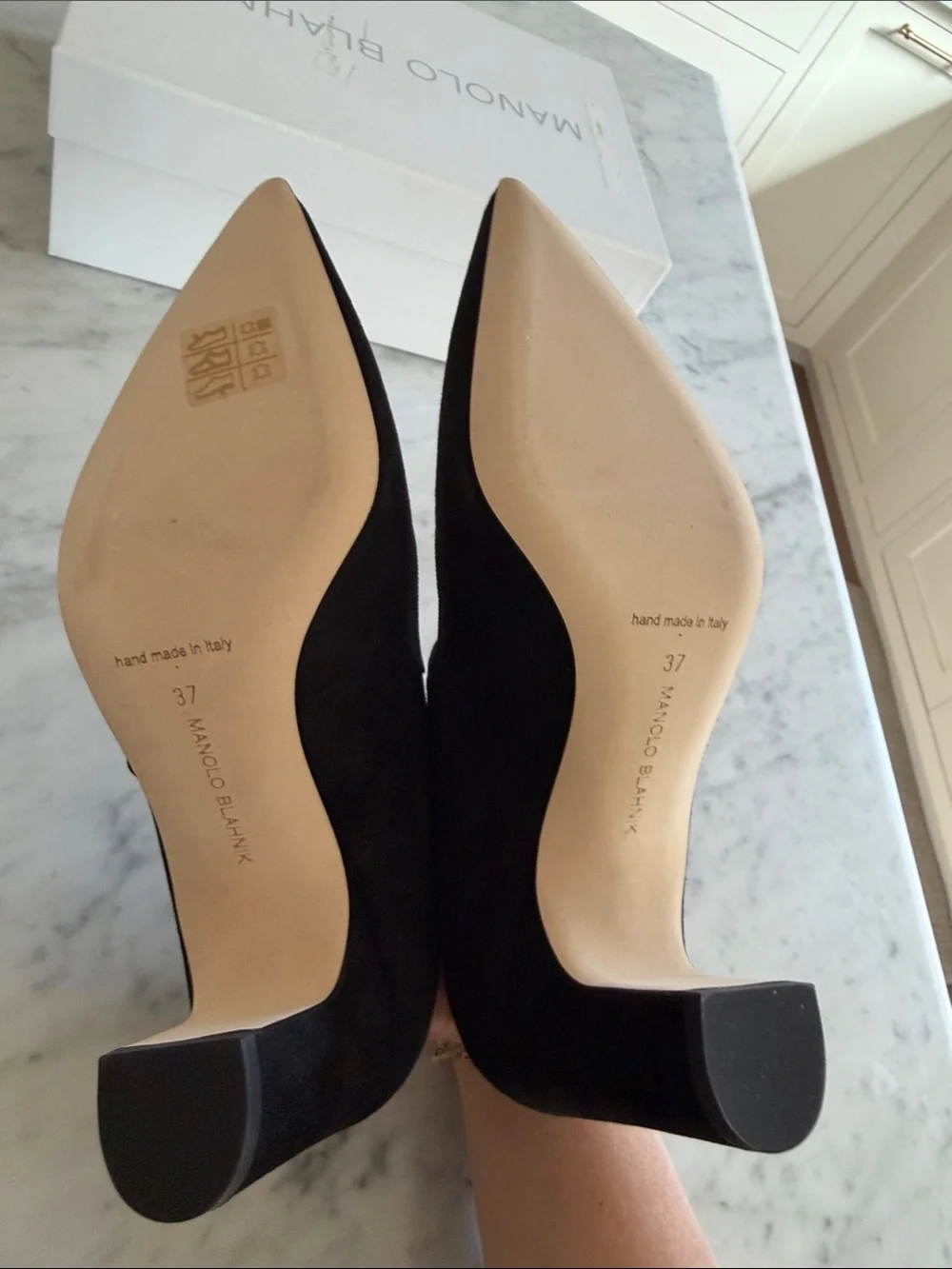 NWT Manolo Blahnik Black Suede Campariba Mary Jane Pointed Pumps size 37